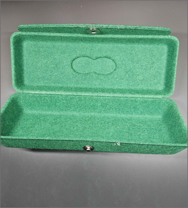 an opened glasses case to visualize the circuit